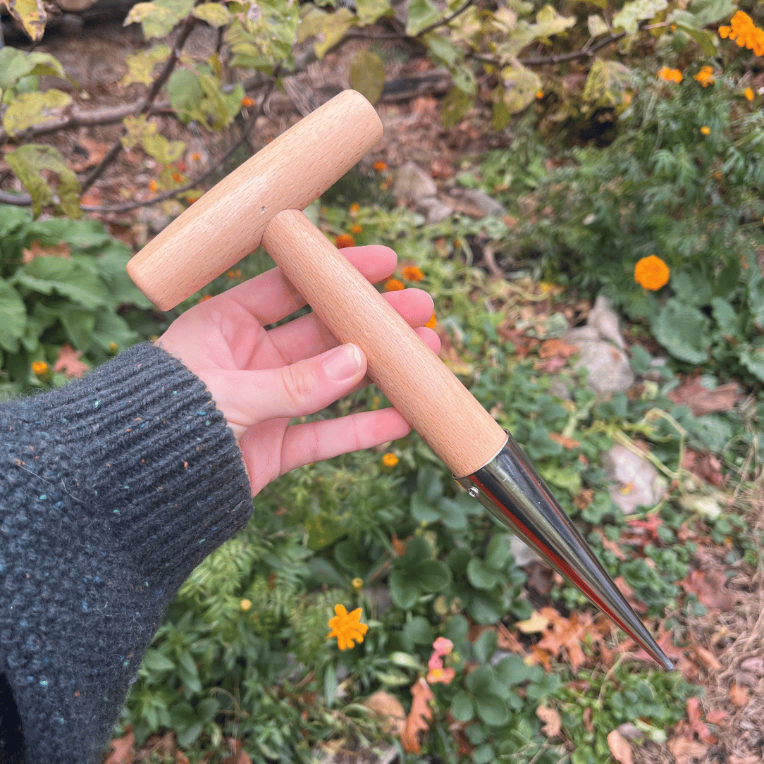 Wood-handled Dibber