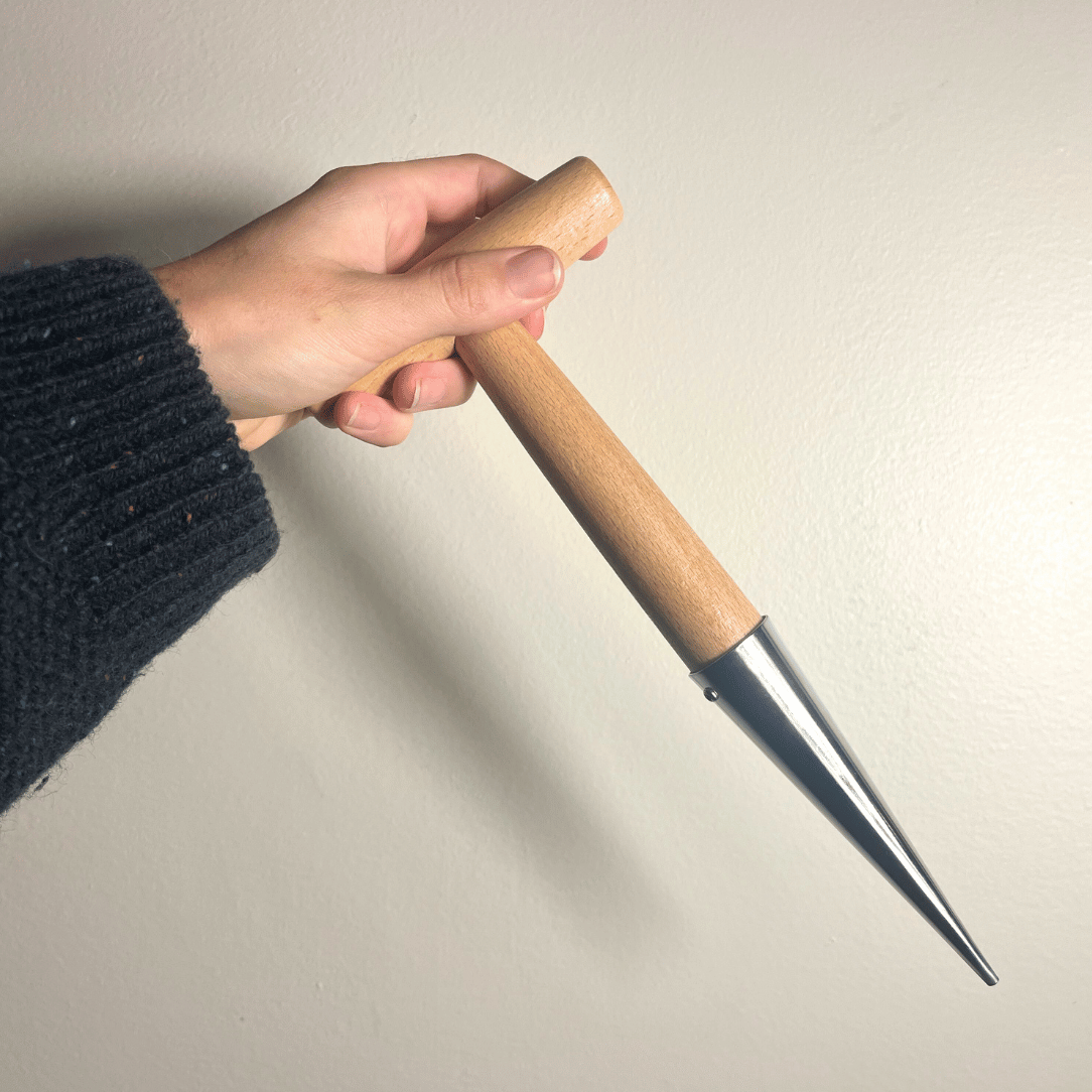 Wood-handled Dibber